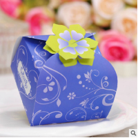 wedding favor candy box with paper flower for souvenirs